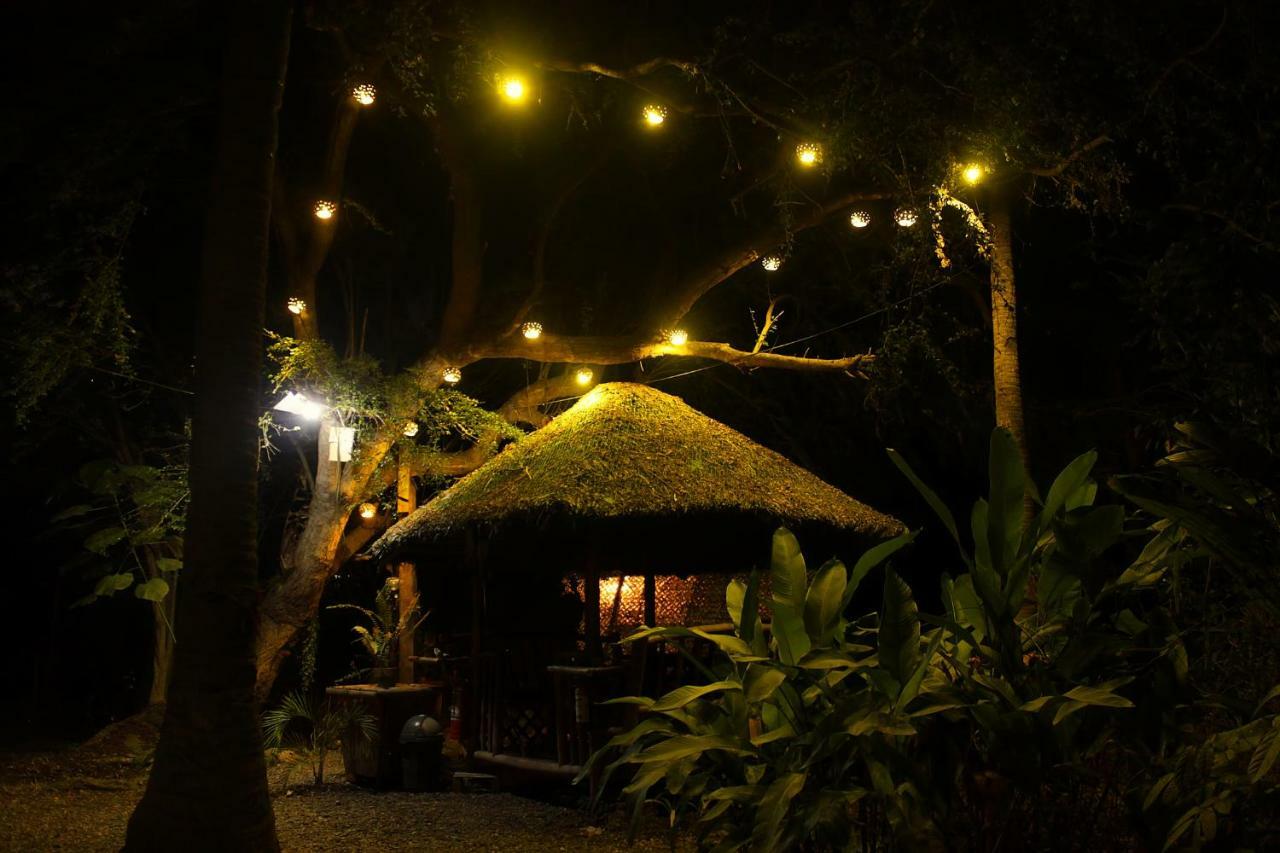 Archery-Asia Nipa Huts Moalboal Exterior foto